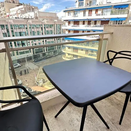 2p Between Croisette Beaches And Antibes Street Cannes