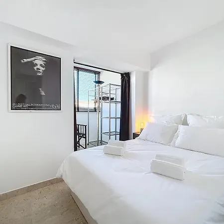 2p Between Croisette Beaches&antibes Street Apartment *