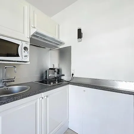 2p Between Croisette Beaches&antibes Street Apartment Cannes